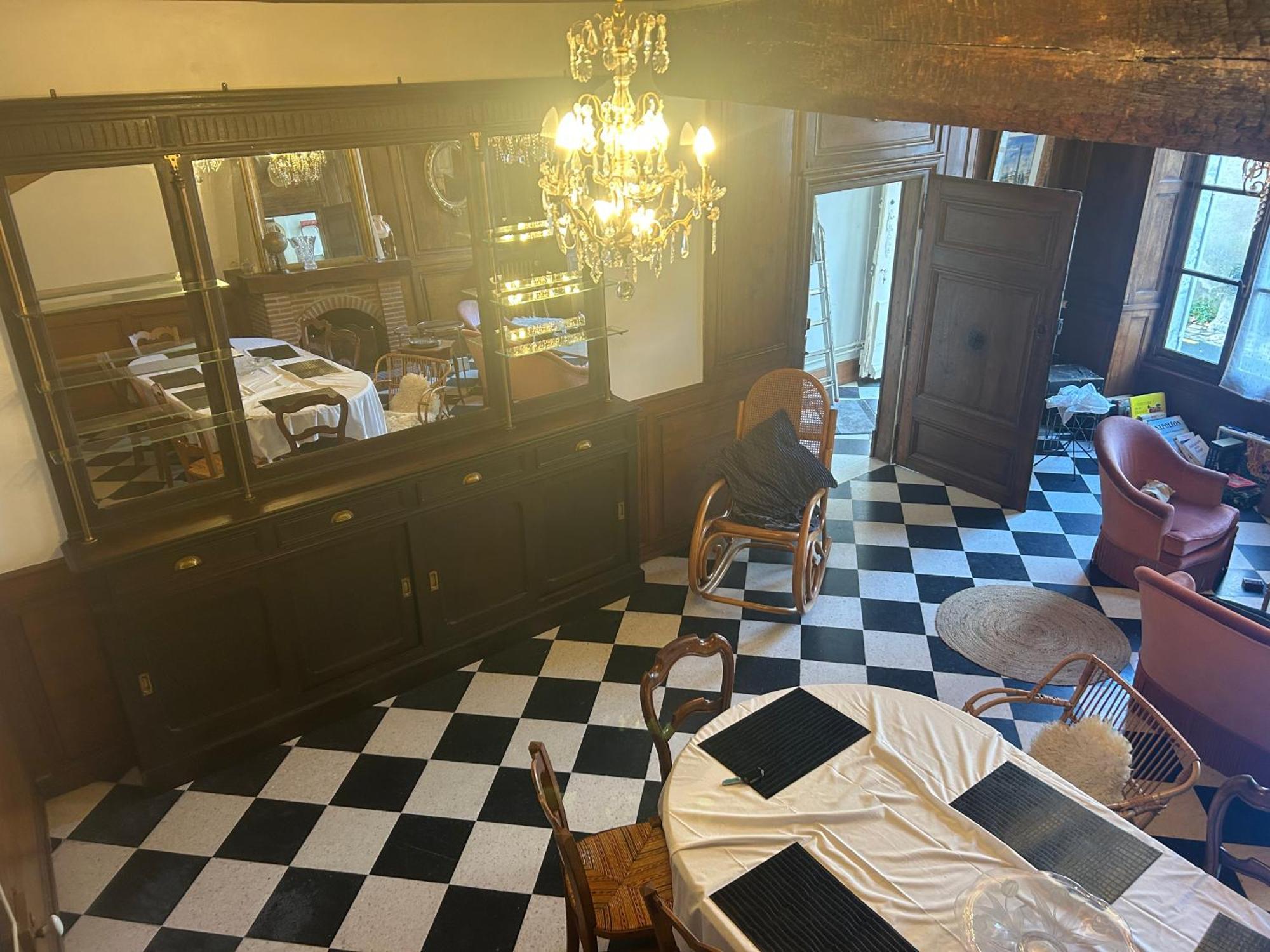 Maison De Centre Boite A Clefs Velos Dans La Maison Beaugency